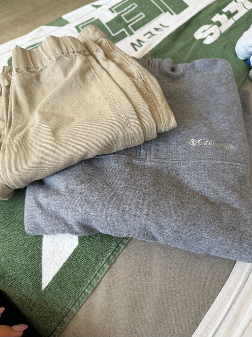 Columbia Men's Gray Half-Zip Pullover Sweater and Levi pants